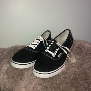 Unisex low rise vans in black